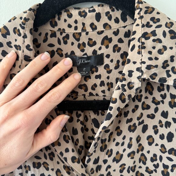 J Crew 100% Silk Button Down Blouse in Leopard Print, Size 2 - Picture 3 of 4